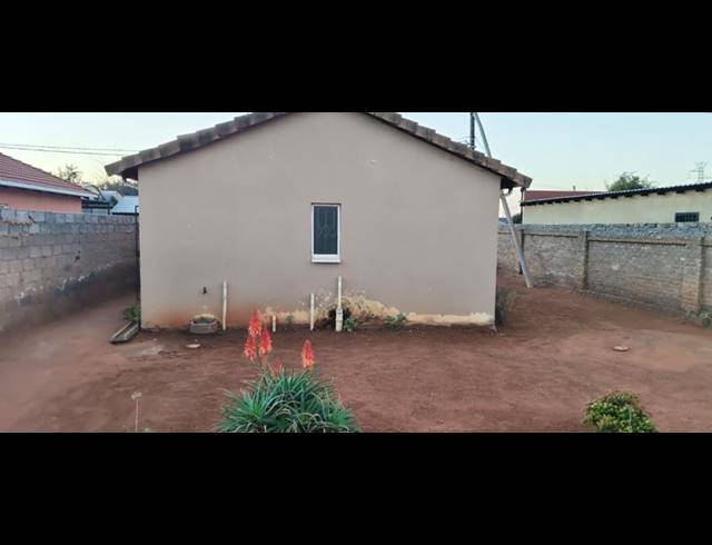 3 BEDROOM HOUSE FOR SALE IN PROTEA GLEN EXT